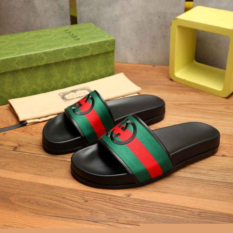 G*u*i slippers